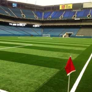 Высококачественная футбольная искусственная трава для многофункциональной игровой площадки