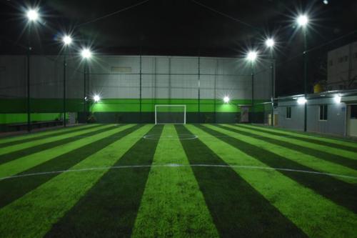 Прямая продажа с фабрики 5v5 мини-футбольная трава, не заполняющая искусственную траву для футбольного поля