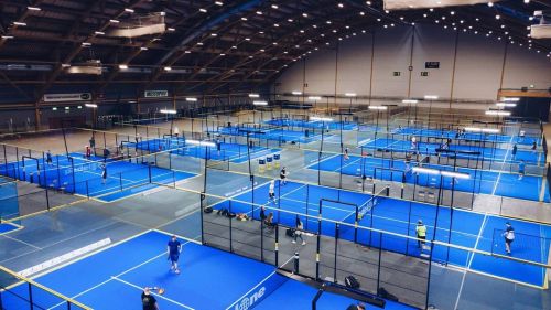 Factory Price Panoramic Padel Court with UV Resistant Grass and Durable Steel Structure