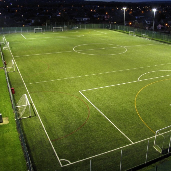 Comment démarrer une entreprise de systèmes de terrains de football ?