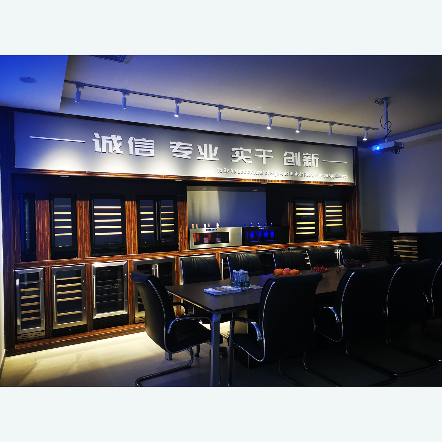 Are you a factory or a trading company? Can I get custom wine coolers with my own logo and color?