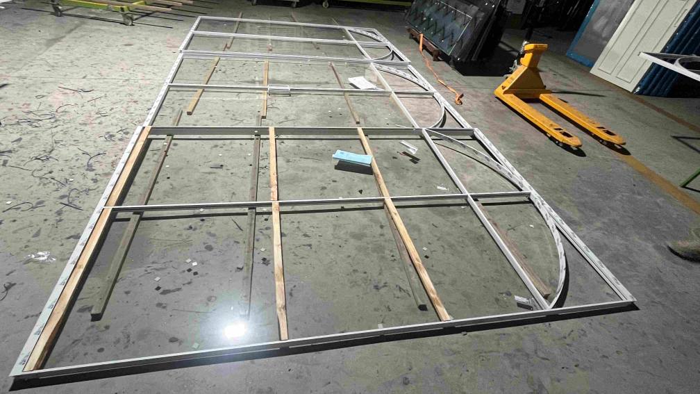 BC2310 - Cloison fixe ultra-étroite et porte coulissante