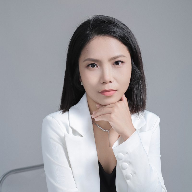 Blossom Cheer COO overseeing supply chain integrity and logistics security.