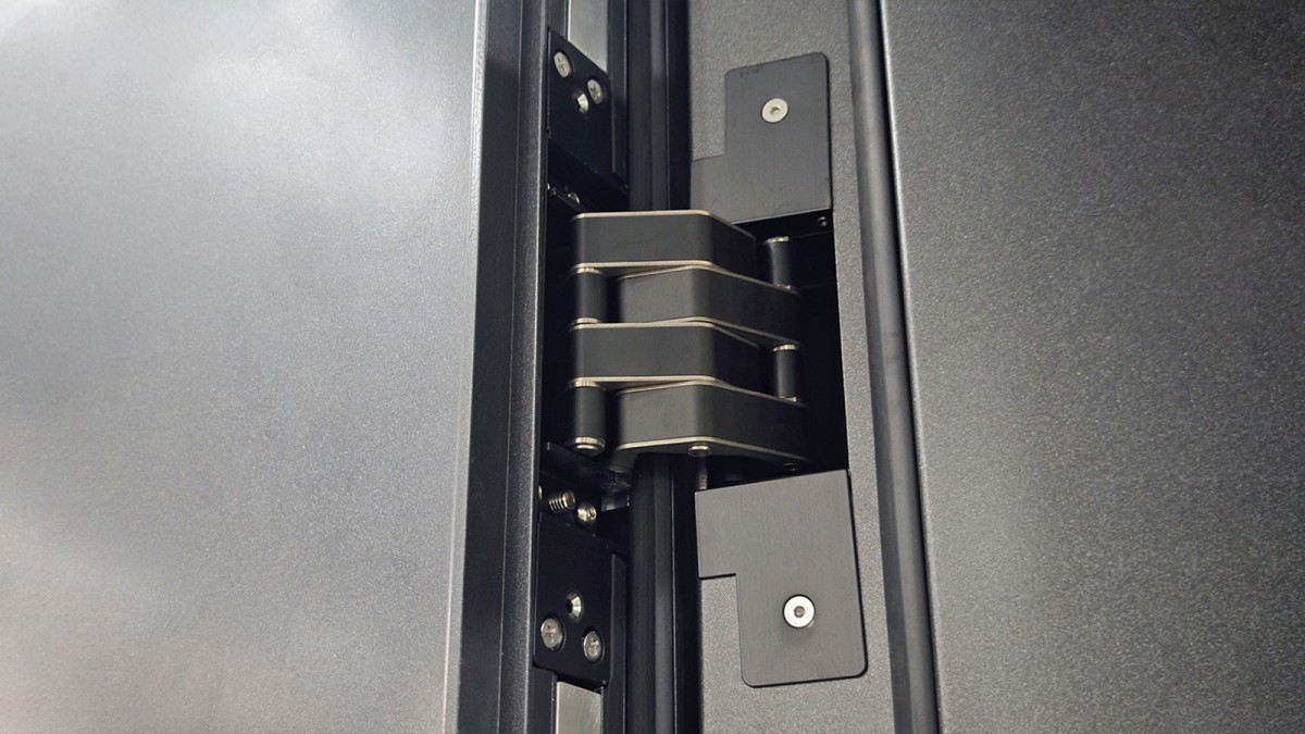 Decorative UV transfer surface for aluminum door customization