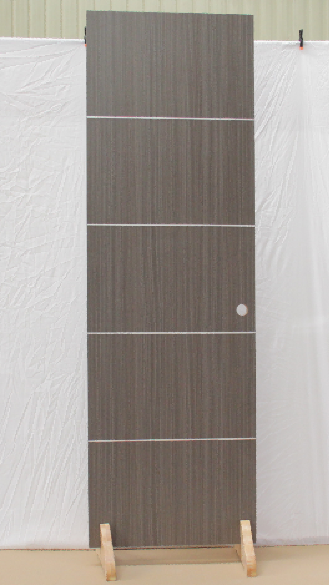 BC1946 Vertical texture melamine finish with aluminum alloy decorative strip glass door