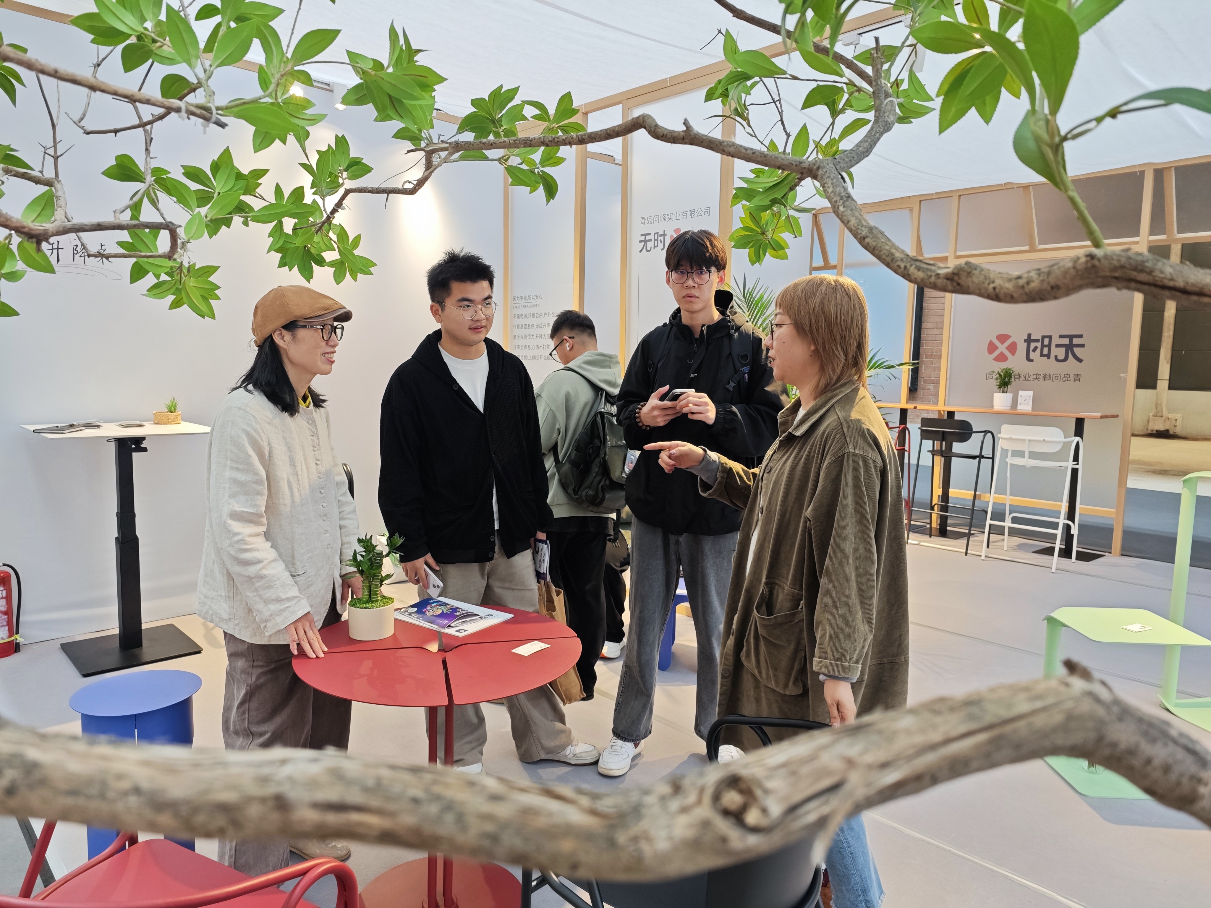 WINBALANCE from Qingdao Unveils Italian-Designed Products at Qingdao International Furniture Fair, Igniting a Health Craze in Commercial Spaces