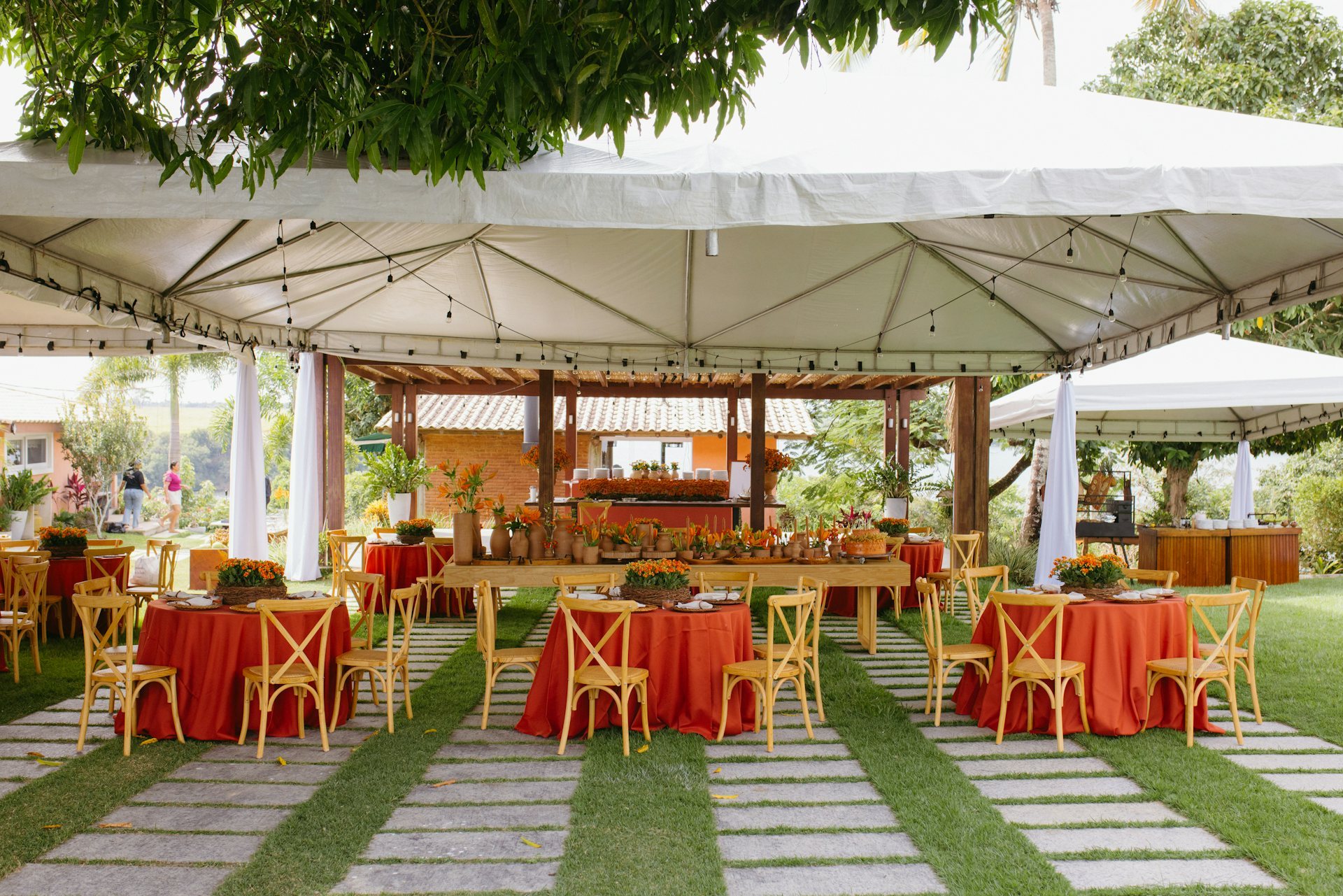 Outdoor catering buffet event completed with PYEIN buffet equipment
