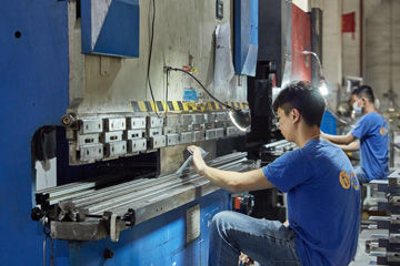 Bending and forming of stainless steel parts for buffet equipment production