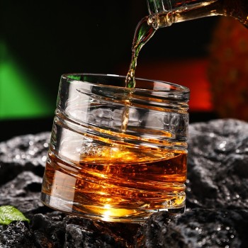 2024 Unique new fashion for party new type whiskey glasses  hot selling Crystal whiskey glass