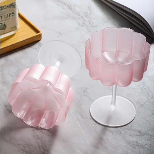 OEM Cheap Bulk Kitchen Colorful Martini Cocktail Glass Cute Ribbed Goblet Cups Cocktail Glasses