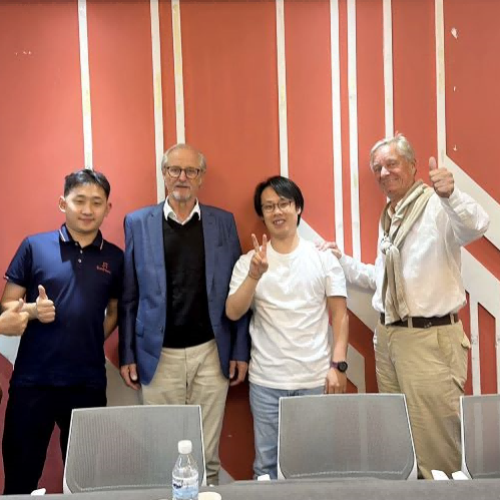 The visit of Danish clients to our company for hardware business