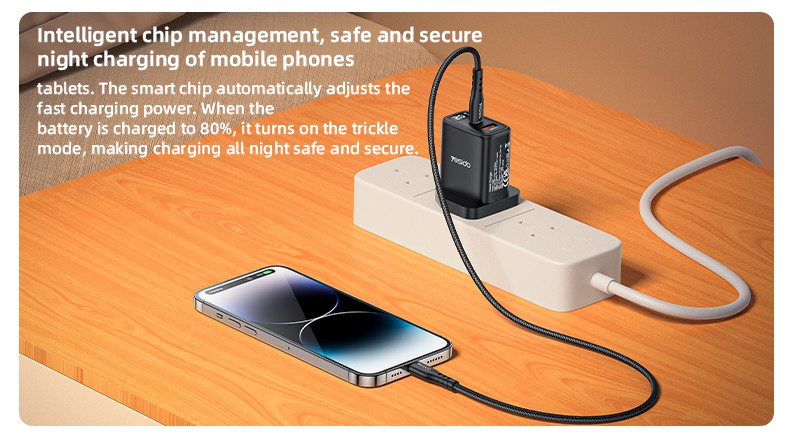 YC87 UK 20W Power Display Fast Charging Wall Charger(USB+Type-C Port) Details