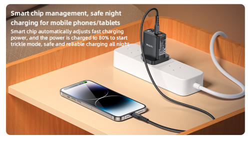 YC88 PD 30W Fast Charging 2*TC & USB Three Ports Smart Digital Display UK Standard Fast Charger