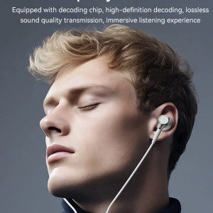 YH53 Black And White Three-button Remote HD Call Design In-ear 3.5mm Interface Wired Earphone