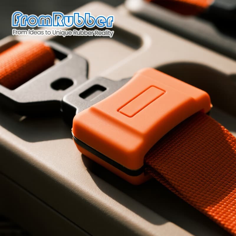 Comfortable silicone seat belt buckle sleeve for passengers