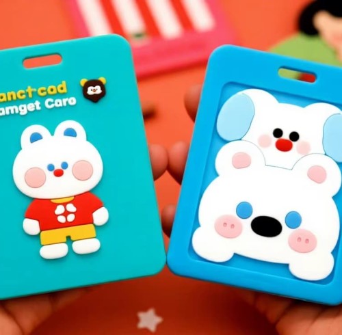 5 Reasons to Switch to a Silicone Card Holder Instead of Plastic or Leather