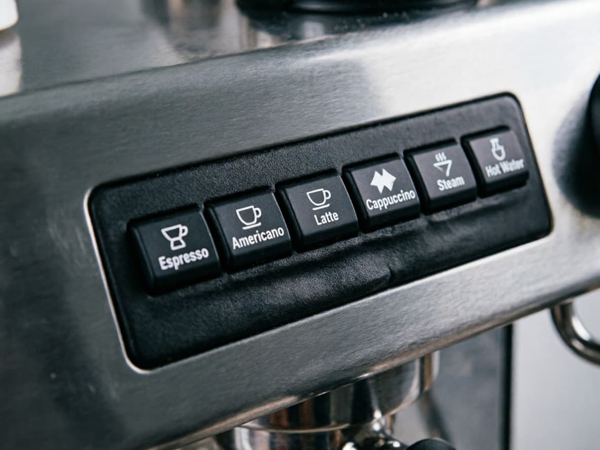 Coffee machine with P+R keypad control panel