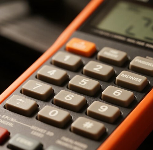 Consumer Electronics vs. Industrial Silicone Keypad: Why the Same Specs Deliver Different Lifespans