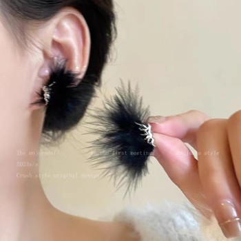 超仙羽毛耳钉女秋冬新款气质小众耳环高级感时尚耳饰