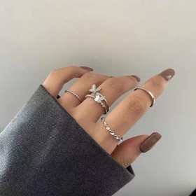 Quality Wholesale Girls Accessories: Discover Stylish Rings, Bracelets, Necklaces, and Hairpins - Order Today!
