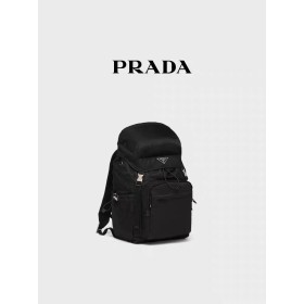 Prada/普拉达再生尼龙和Saffiano皮革背包双肩包