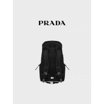 Prada/普拉达再生尼龙和Saffiano皮革背包双肩包