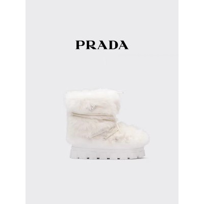 Prada/普拉达女士三角形徽标饰雪地派对羊皮踝靴