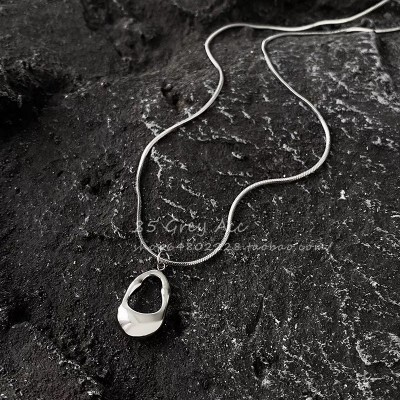 镂空水滴金属极简风项链女2023新款爆款小众轻奢锁骨链气质百搭