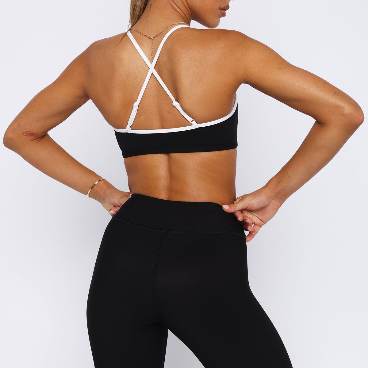 thin straps sports bra manufacturer