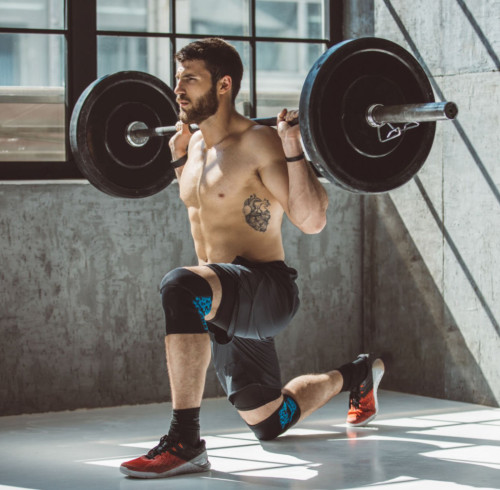 Por que os homens usam leggings por baixo dos shorts na academia?