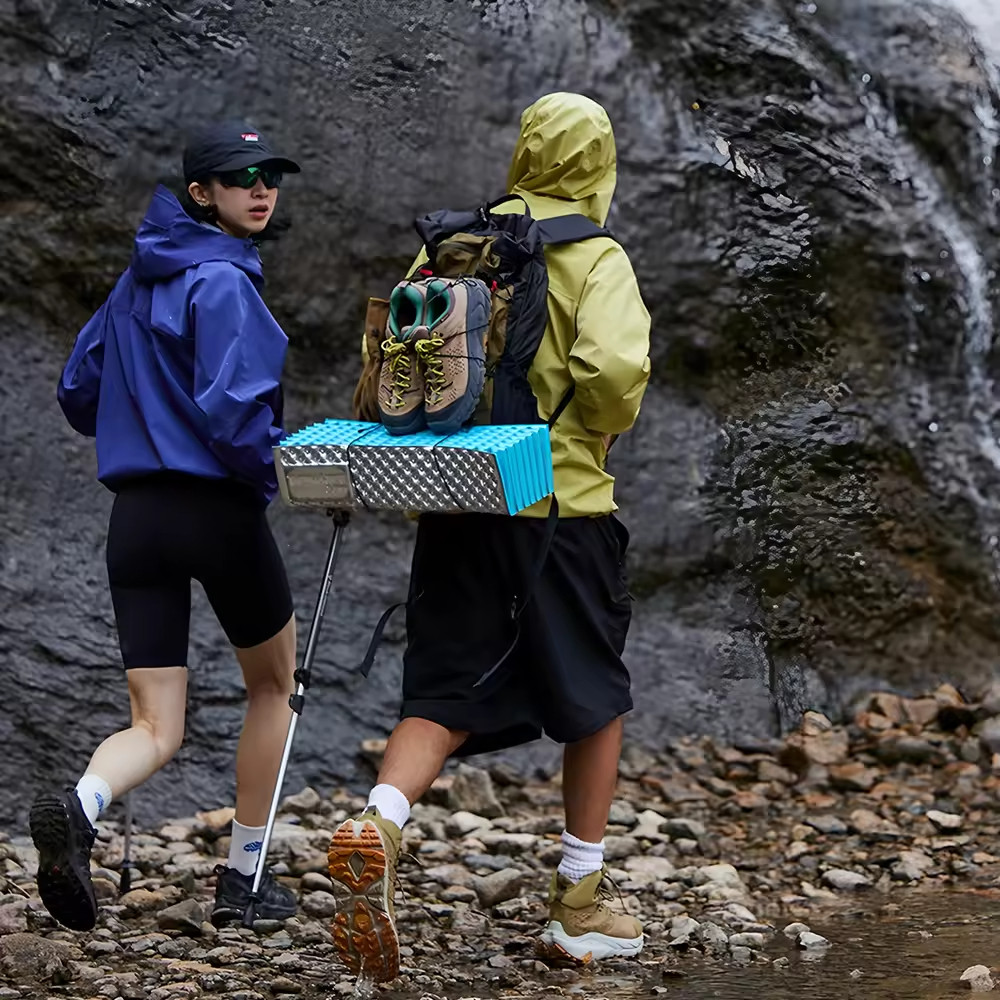  Lightweight Hiking Multiple Jacket Supplier