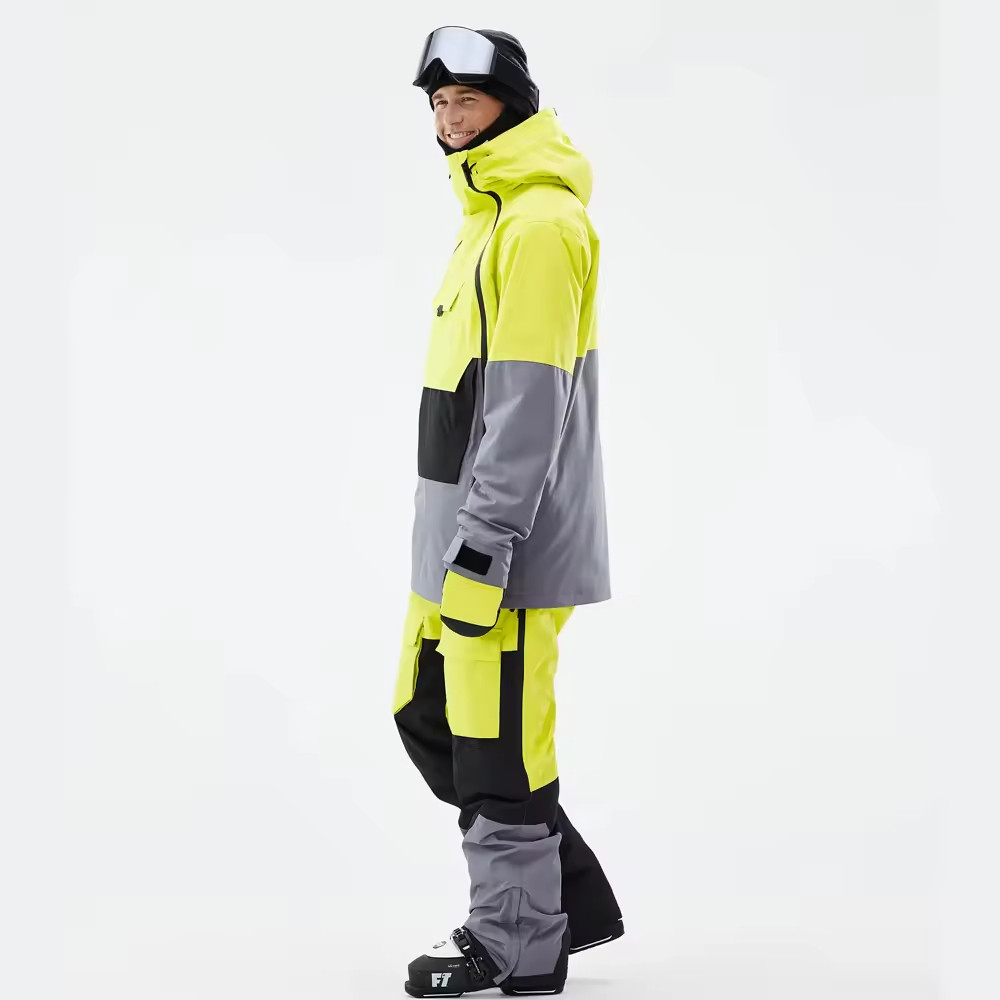 Snowboarding suit Manufacturer