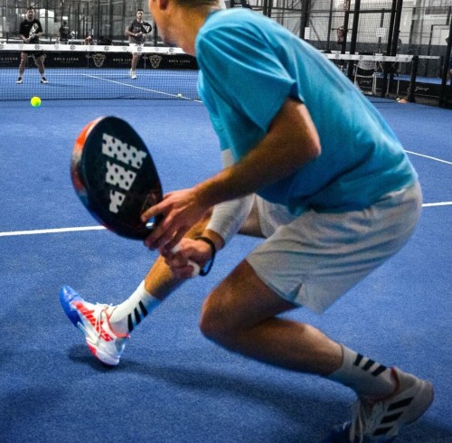 Esqueça o pickleball: por que o vestuário para padel é a próxima oportunidade bilionária para marcas de roupas esportivas.