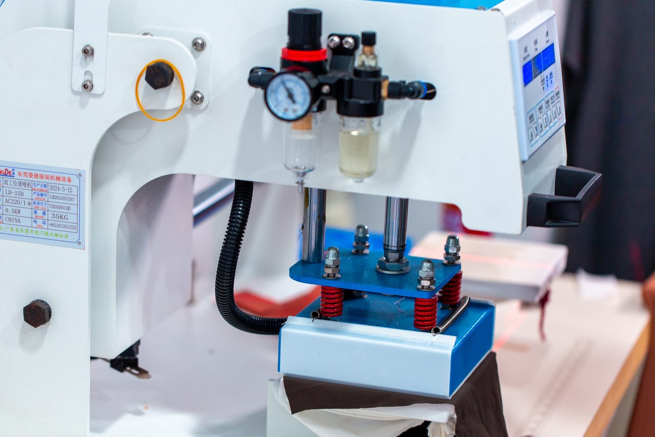 garment stitching line