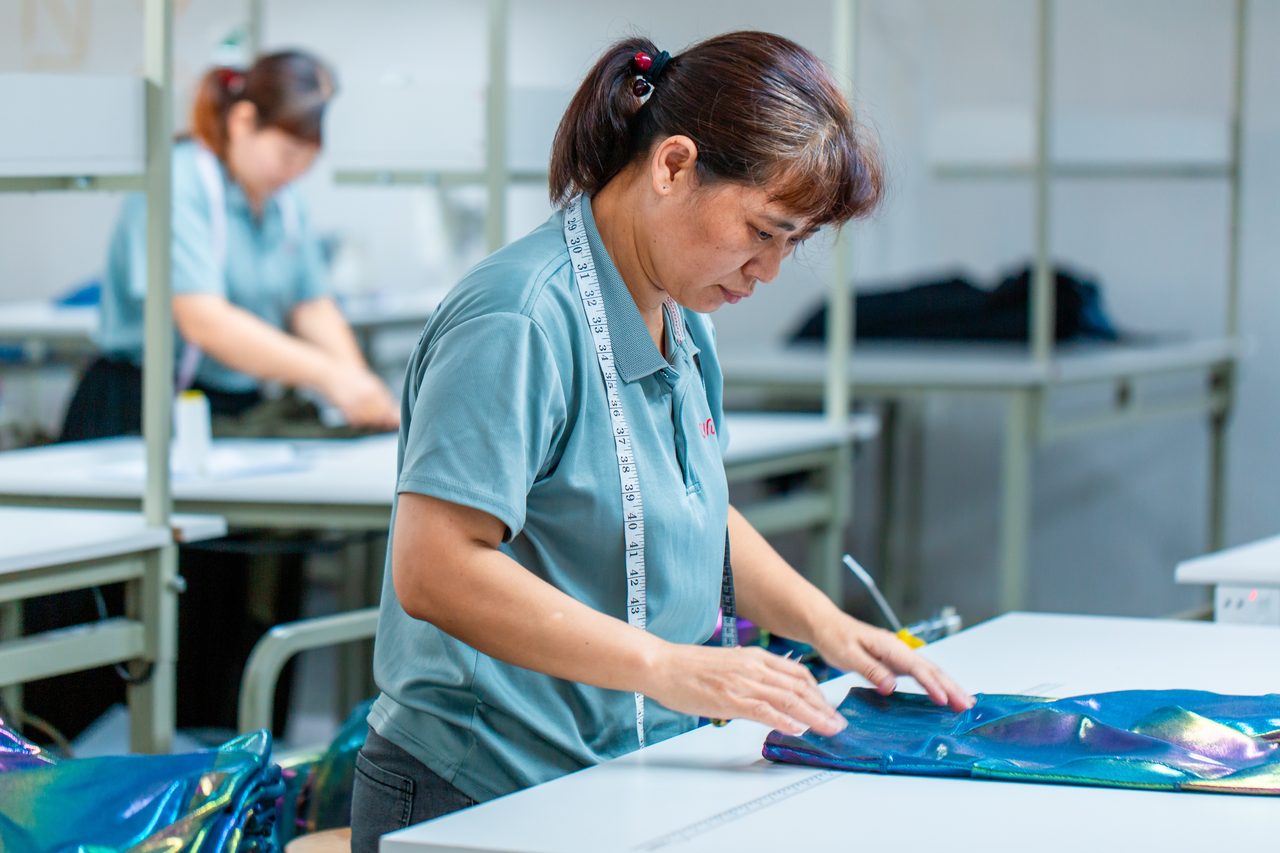sewing floor operator