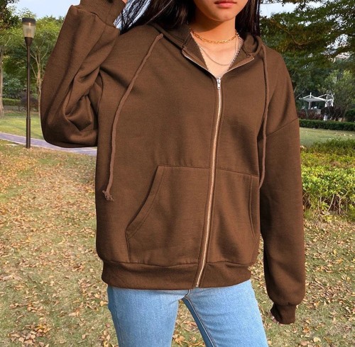 How to Match a Woman's Hoodie for a Stylish, Casual Look