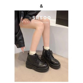 Short boots