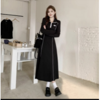 Black hooded knitted dress for women's casual wear