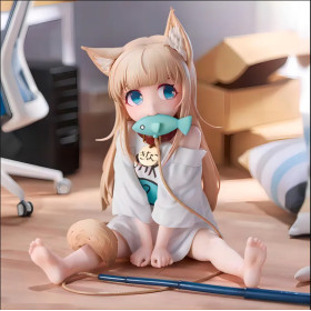 Sitting posture: Beautiful girl, yellow bean powder, cat lady, holding hands, eating fish, anime model, desktop, chassis, car accessories