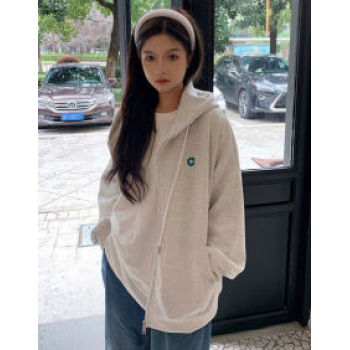 Women's hooded sweater