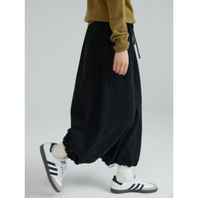 Japanese style slim black half length skirt