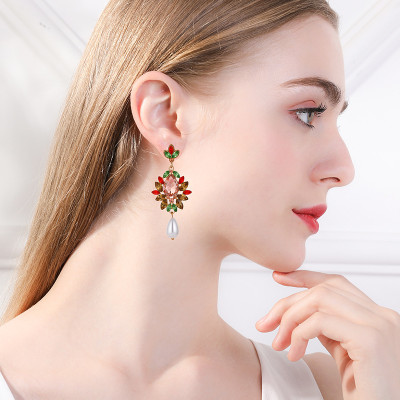 Cross border retro pearl earrings from Europe and America, high-end floral alloy studded earrings, light luxury feng shui drop shaped earrings