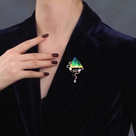 Chinese trendy retro famous painting with a thousand miles of rivers and mountains, tassel brooch, Hanfu cheongsam, pressed placket, high-end gift pin