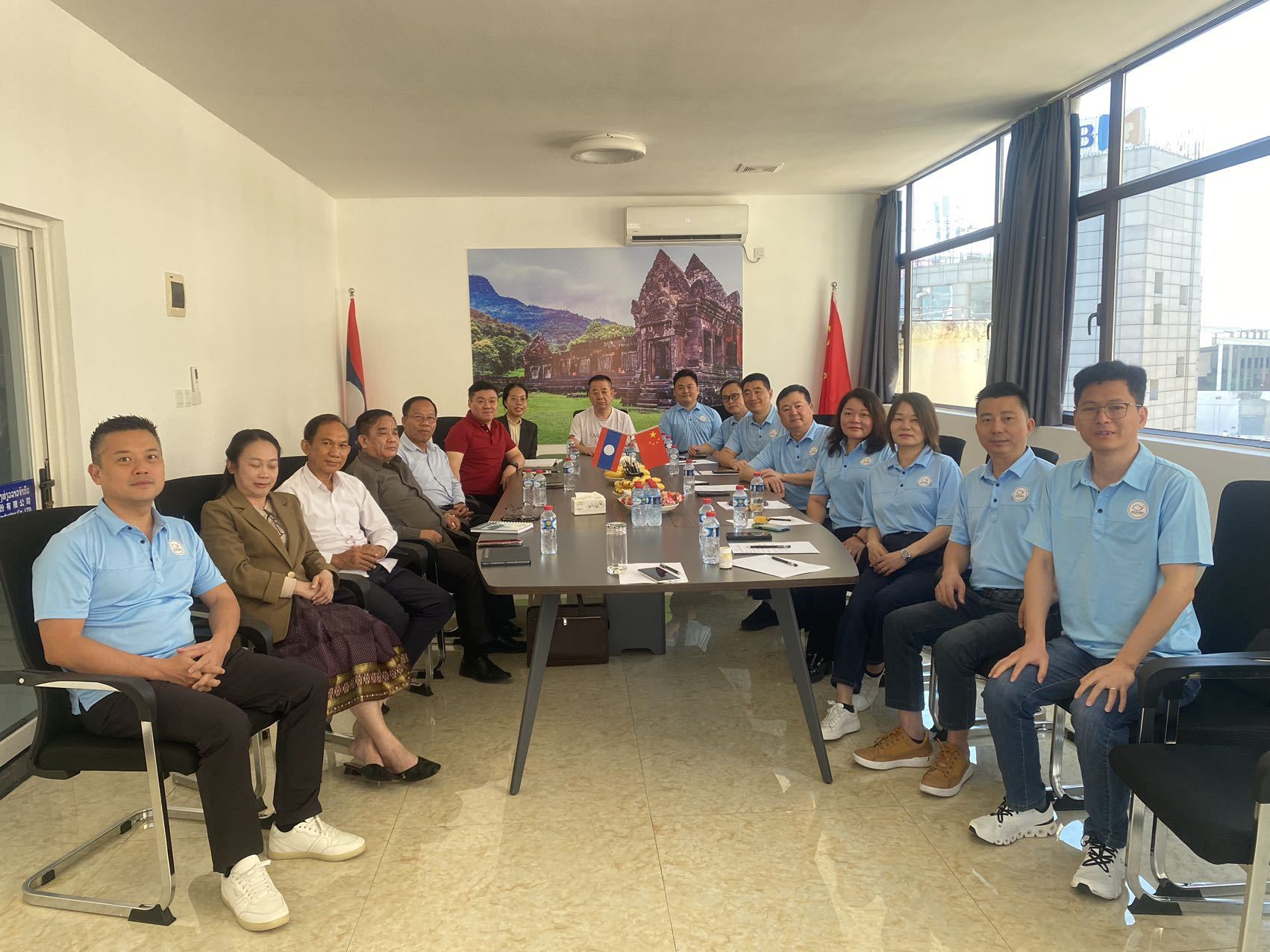 Gas Cooker OEM/ODM B2B partnership meeting in Laos with Ronggui delegation and local officials.