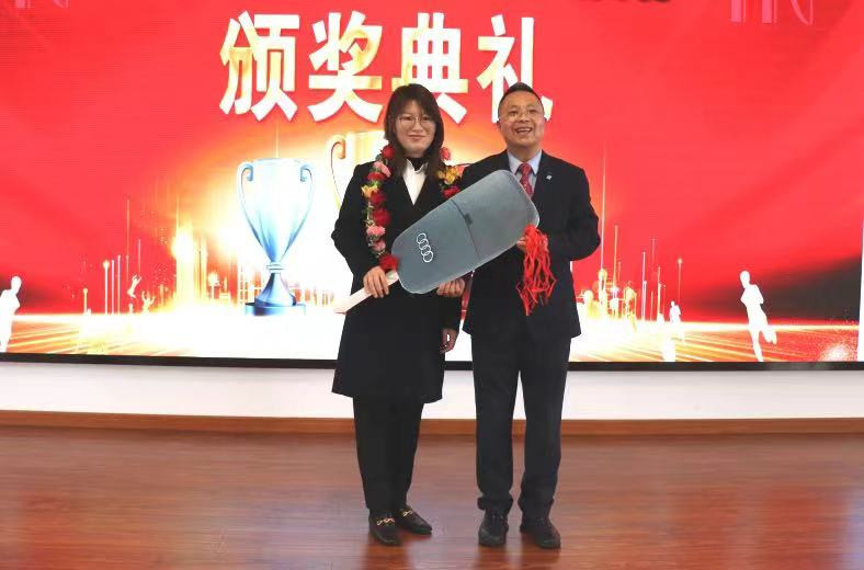 Chairman Li Yongshui Leads Annual Kick-off Event, Rewarding Top Performers with Prestigious Audi A6, Highlighting Company's Exceptional Employee Welfare