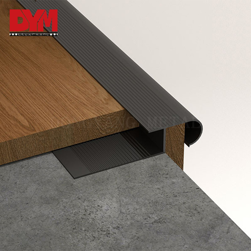 C-shaped aluminum step nosing