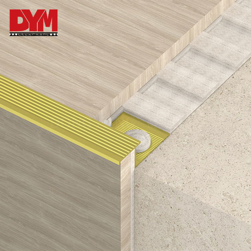 C-shaped aluminum step nosing