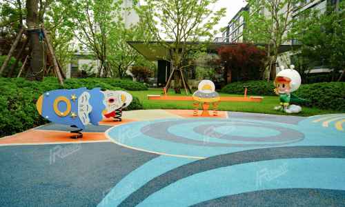 Safety Surfacing Options for Playgrounds and Parks
