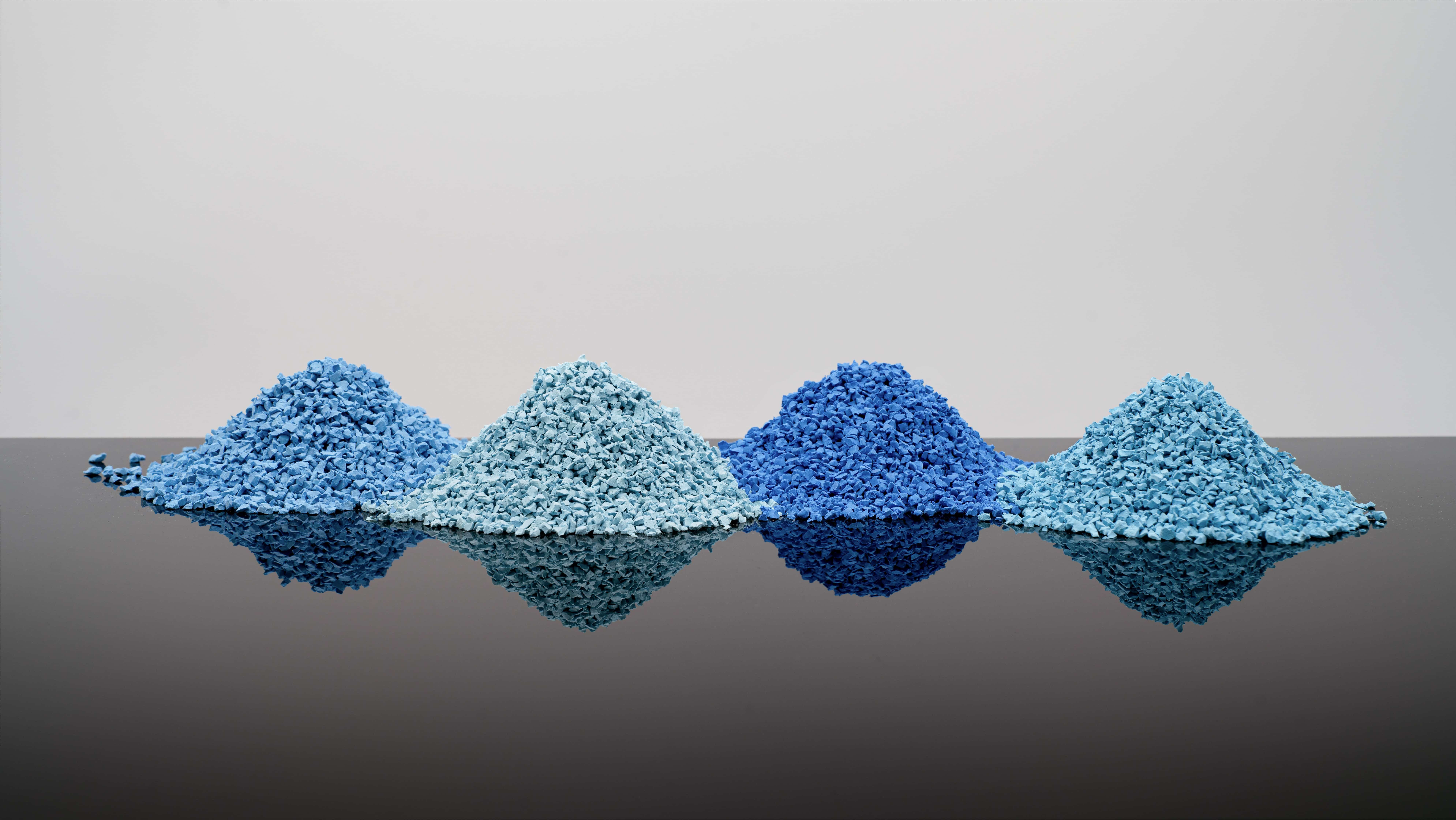 colored rubber granules