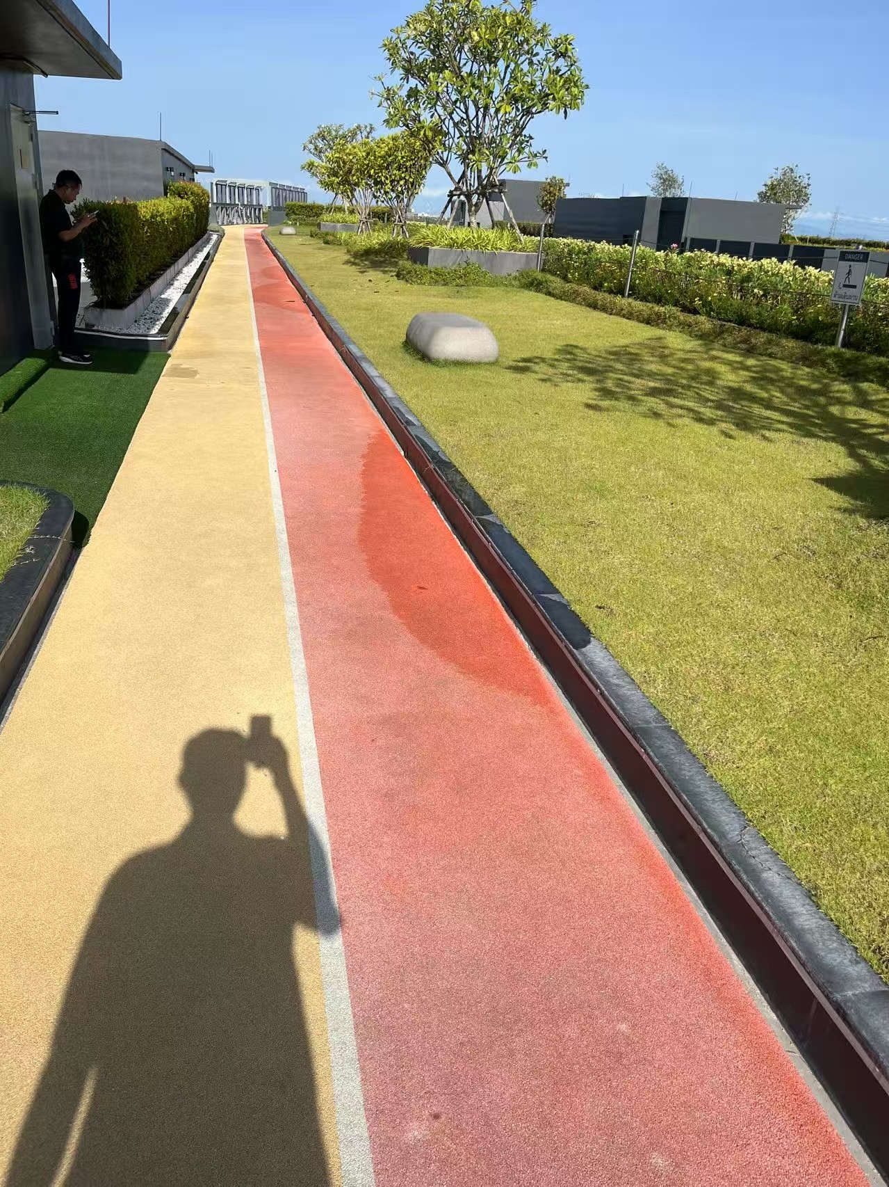 epdm surface with white efflorescence stains